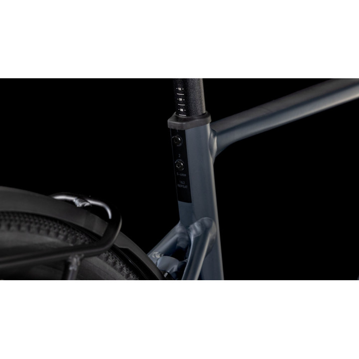 Dviratis Cube Nuroad Pro FE night'n'black 2025-M